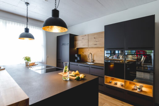 Offene Küche Modern mit Holz
